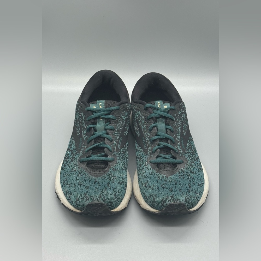 Brooks Launch 6  Runnng Shoes Black Green Gold Womans sz 9 Orig $100